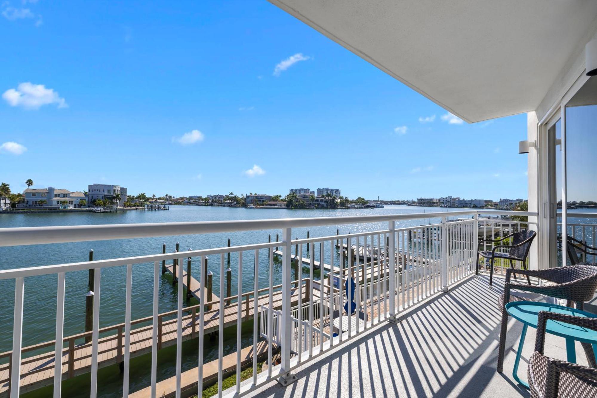 Two-Bedroom Two Bath Bay Front Premium Suite